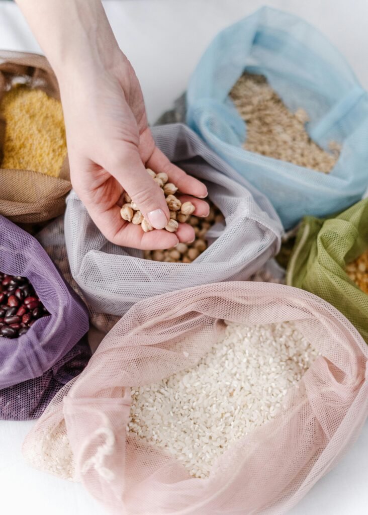 Bulk shopping with reusable mesh bags for grains and legumes